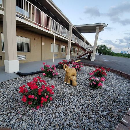 Big Spring Inn Madisonville Exteriér fotografie