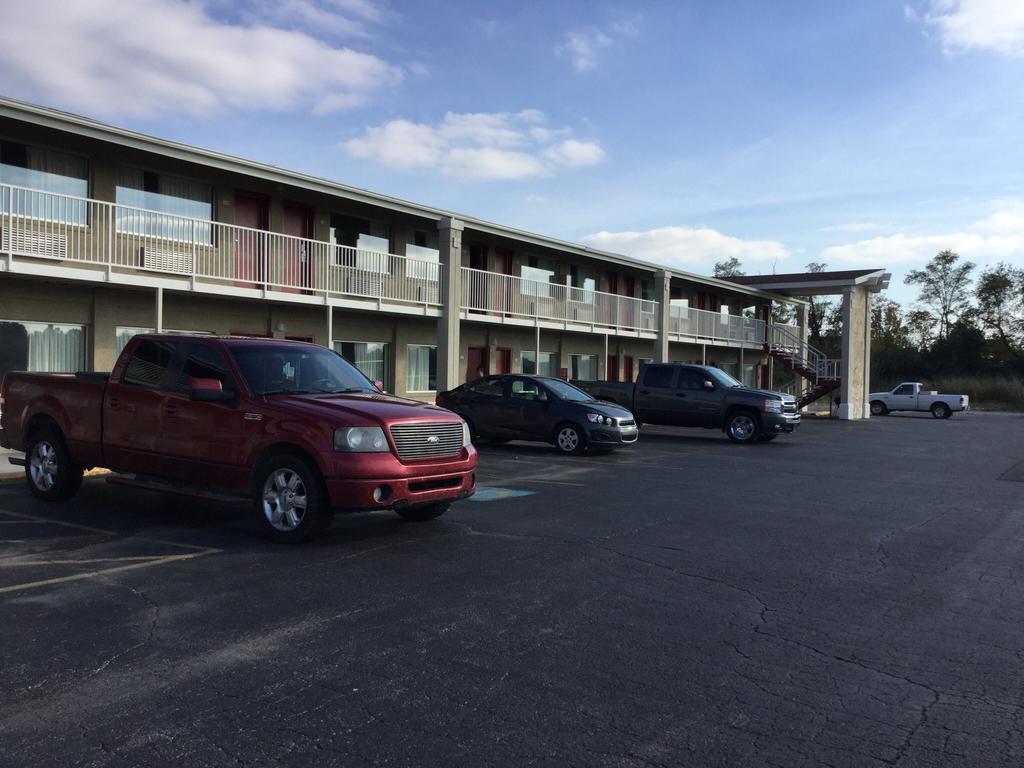 Big Spring Inn Madisonville Exteriér fotografie