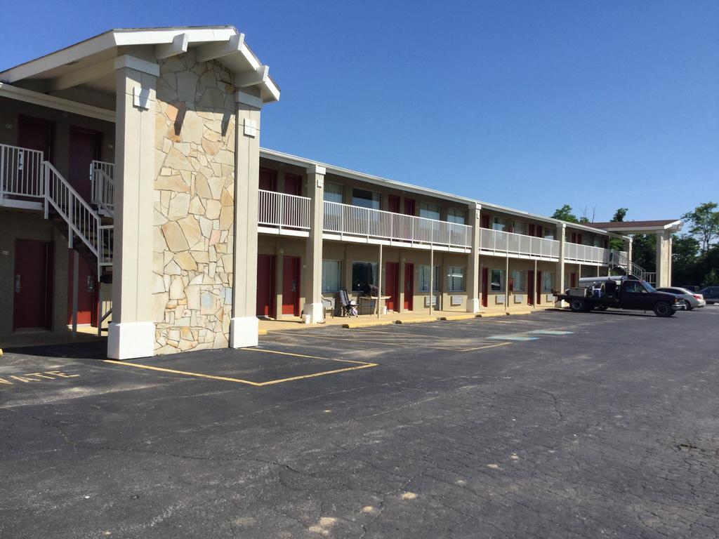 Big Spring Inn Madisonville Exteriér fotografie