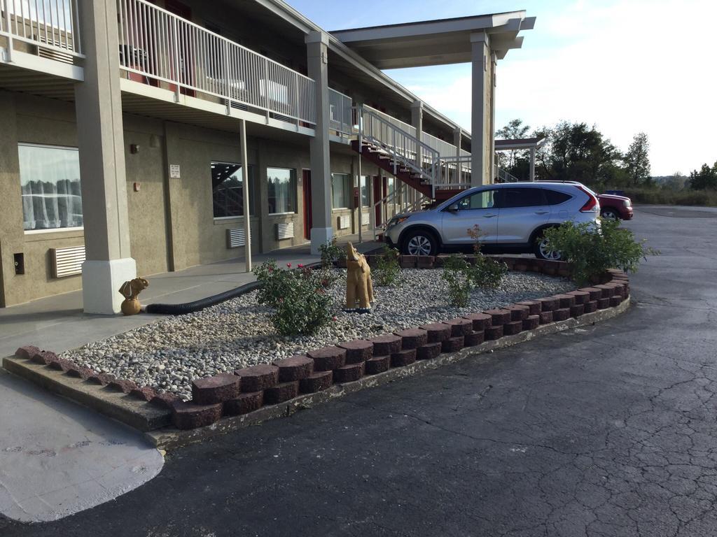 Big Spring Inn Madisonville Exteriér fotografie