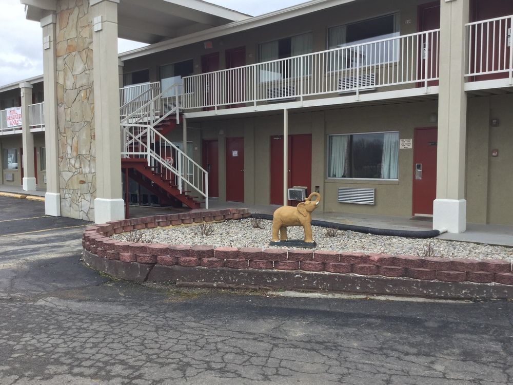 Big Spring Inn Madisonville Exteriér fotografie