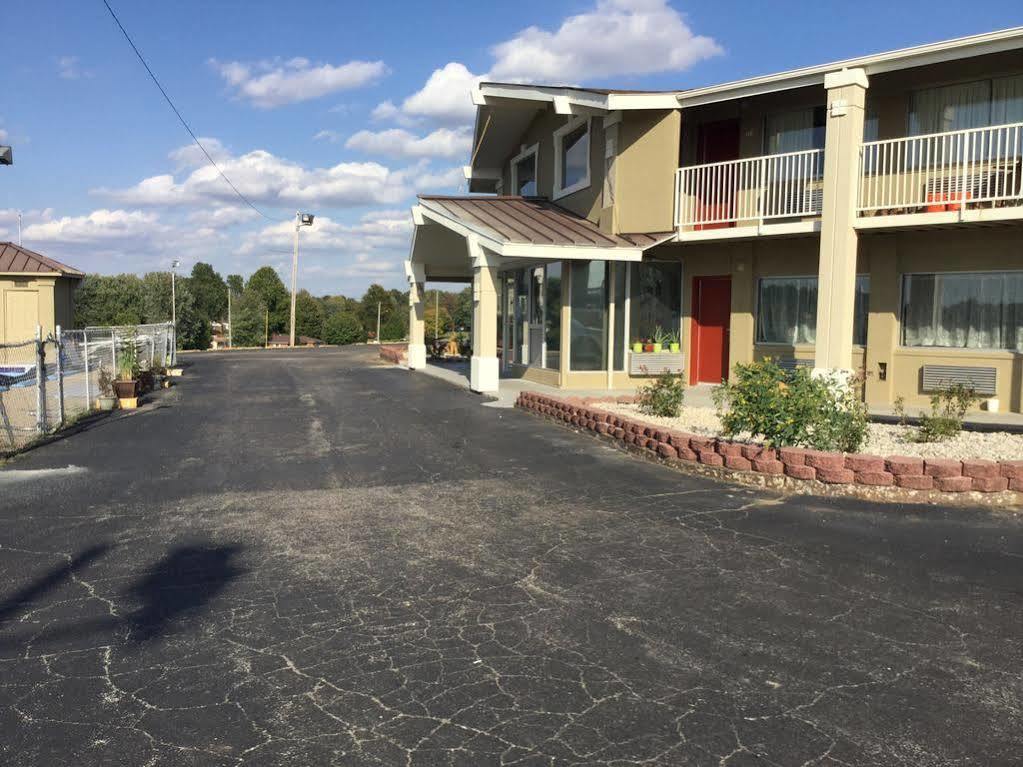 Big Spring Inn Madisonville Exteriér fotografie